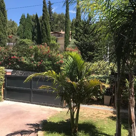 150m2 Piscine Apercu Climatisee